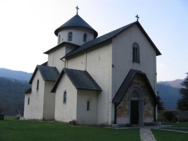 Legedne i zanimljivosti vezane za manastir Moraču