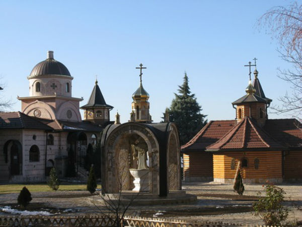Manastir Lesje